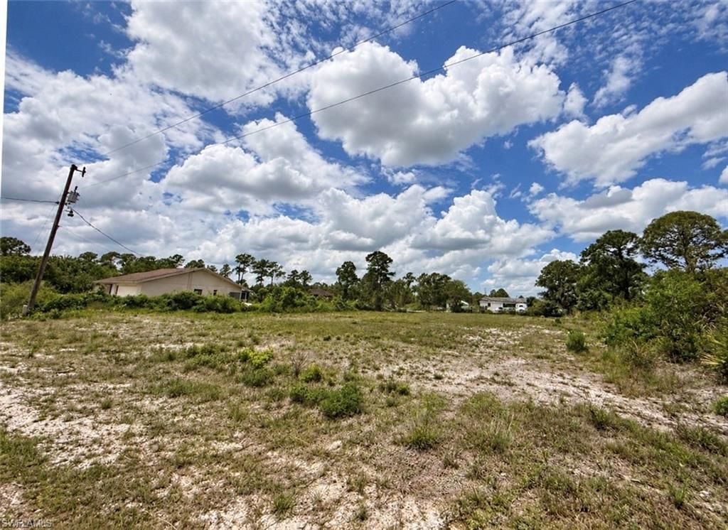 407 Wells AVE, LEHIGH ACRES, FL 33972 — photo 3