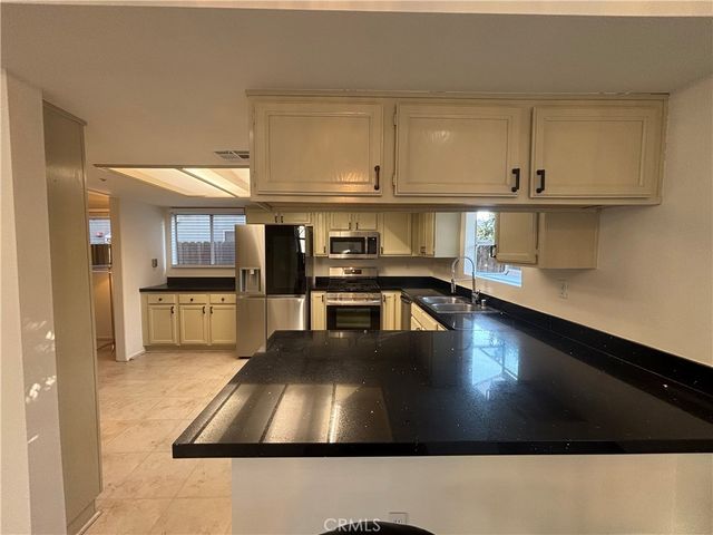 9213 Independence Way, North Hills, CA 91343