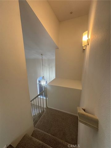 9213 Independence Way, North Hills, CA 91343