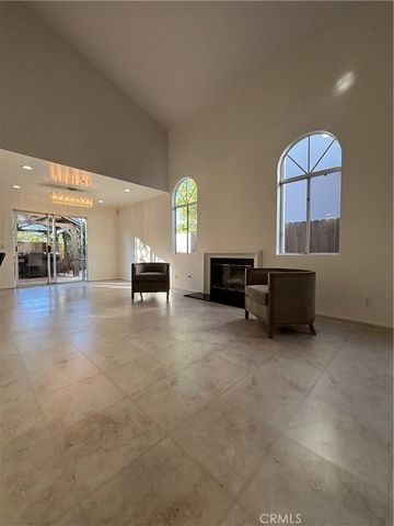 9213 Independence Way, North Hills, CA 91343