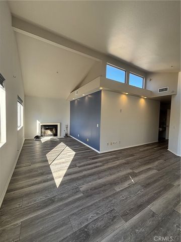 9213 Independence Way, North Hills, CA 91343