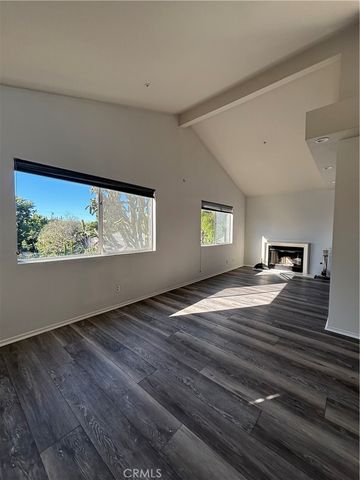 9213 Independence Way, North Hills, CA 91343