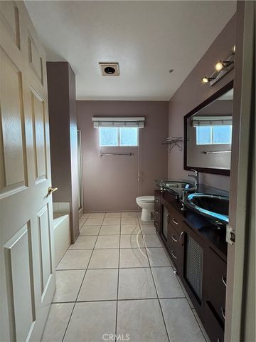 9213 Independence Way, North Hills, CA 91343