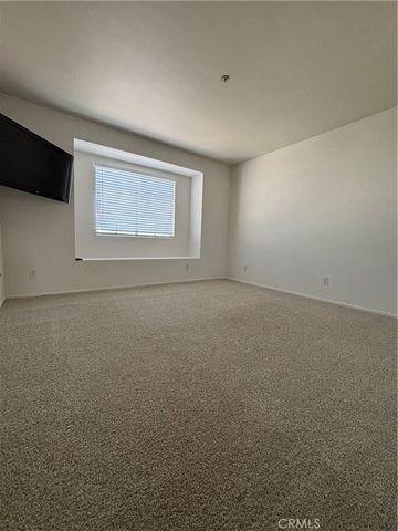 9213 Independence Way, North Hills, CA 91343