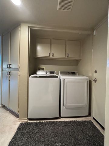 9213 Independence Way, North Hills, CA 91343