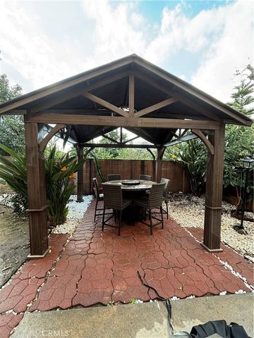 9213 Independence Way, North Hills, CA 91343