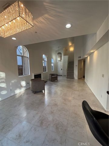 9213 Independence Way, North Hills, CA 91343