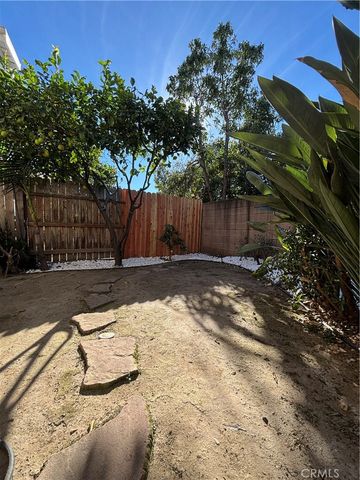 9213 Independence Way, North Hills, CA 91343