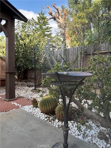 9213 Independence Way, North Hills, CA 91343