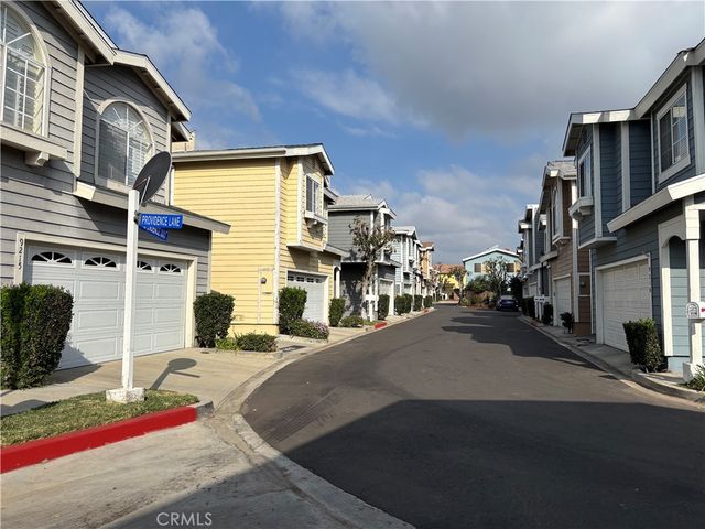 9213 Independence Way, North Hills, CA 91343