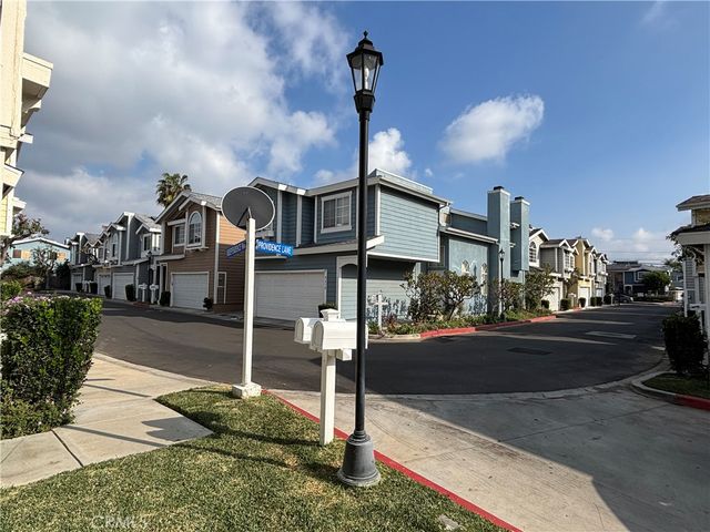 9213 Independence Way, North Hills, CA 91343