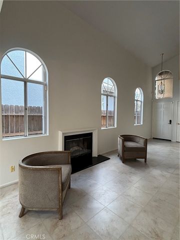 9213 Independence Way, North Hills, CA 91343