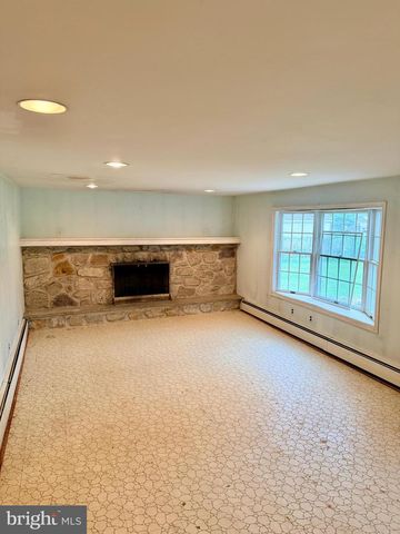 31 REMBRANDT LN, Southampton, PA 18966