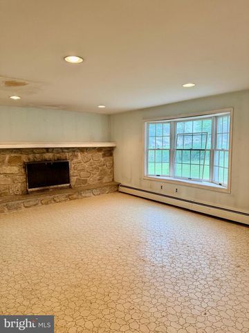 31 REMBRANDT LN, Southampton, PA 18966