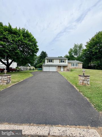 31 REMBRANDT LN, Southampton, PA 18966