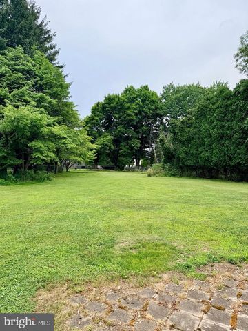 31 REMBRANDT LN, Southampton, PA 18966