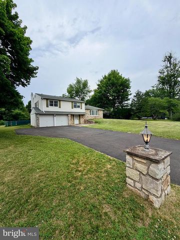 31 REMBRANDT LN, Southampton, PA 18966