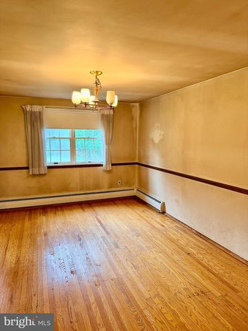 31 REMBRANDT LN, Southampton, PA 18966
