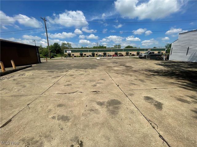 Navarre Road SW, Canton, OH 44706