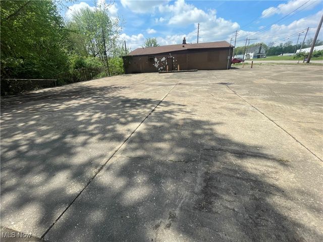 Navarre Road SW, Canton, OH 44706