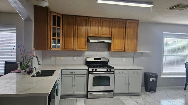 9611 Drummond Cliff, Houston, TX 77064