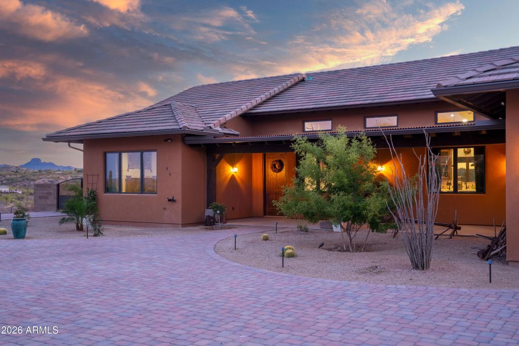 837 W BRALLIAR Road, Wickenburg, AZ 85390 — photo 3