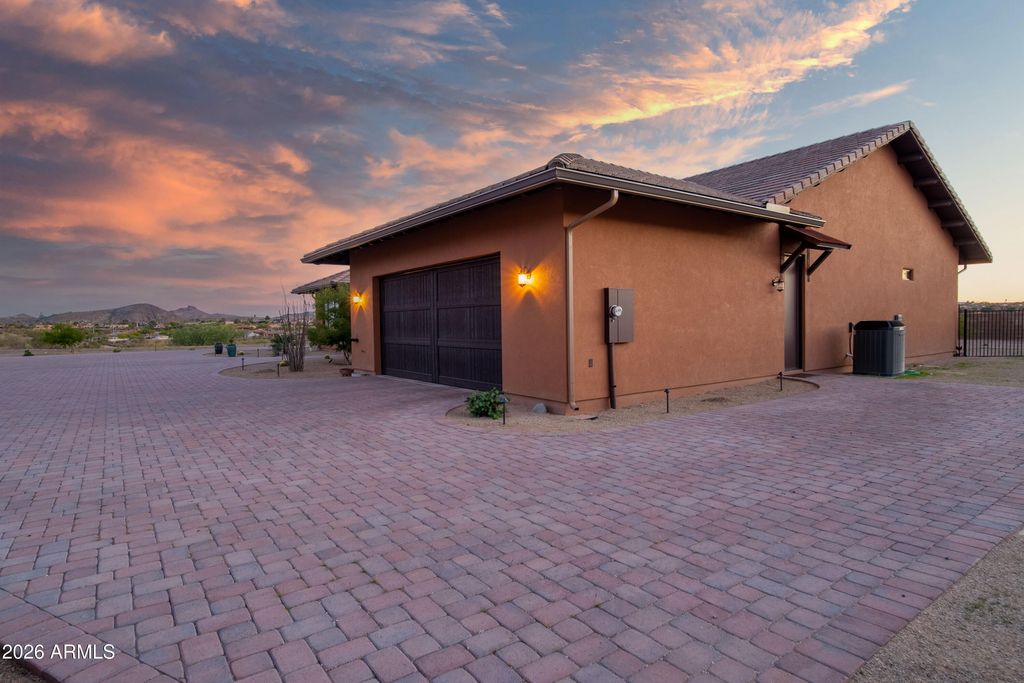 837 W BRALLIAR Road, Wickenburg, AZ 85390 — photo 5