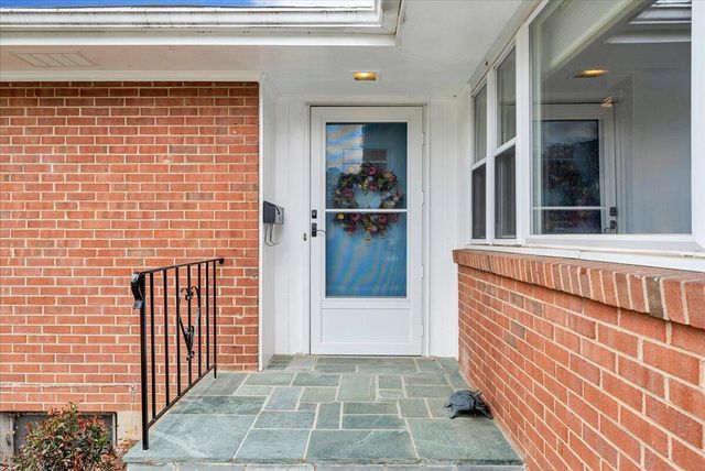 2716 Deerfield RD, Roanoke, VA 24015