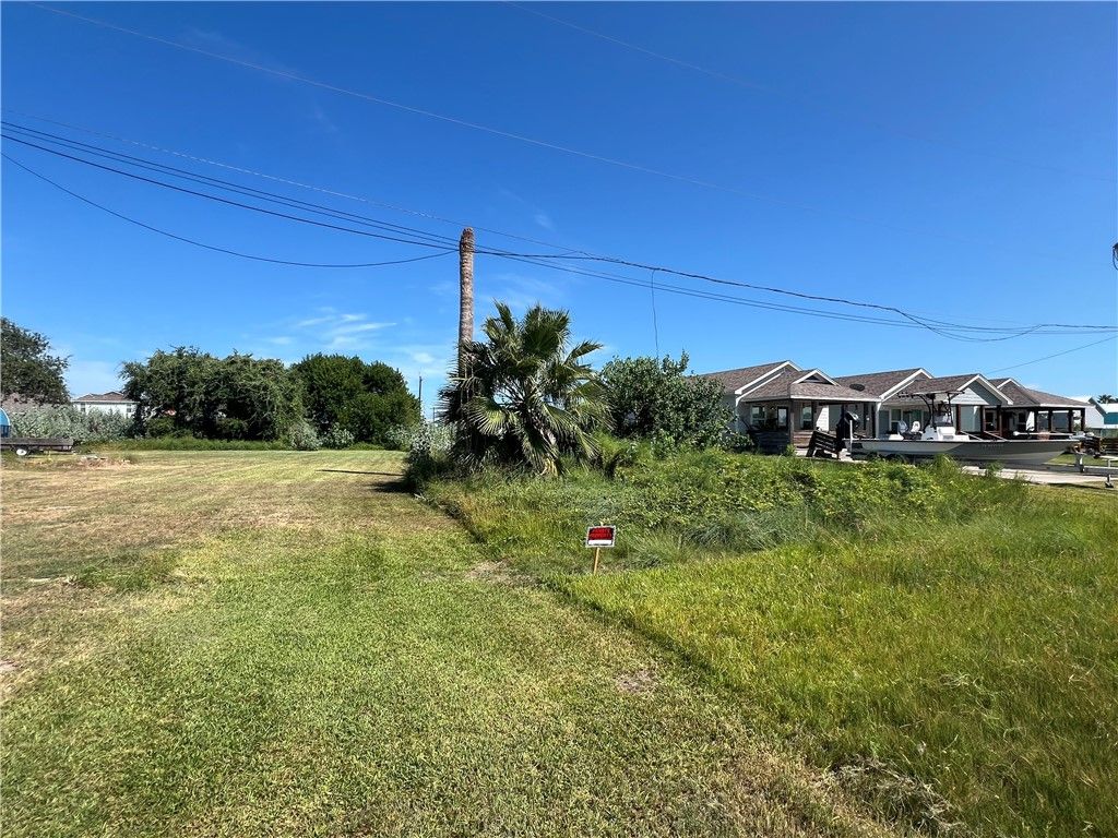 1518 S Pearl St, Rockport, TX 78382 — photo 3