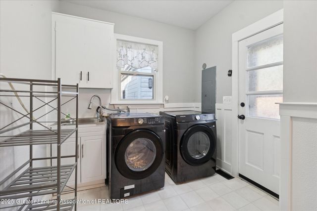 2250 Seminole Drive, Okemos, MI 48864