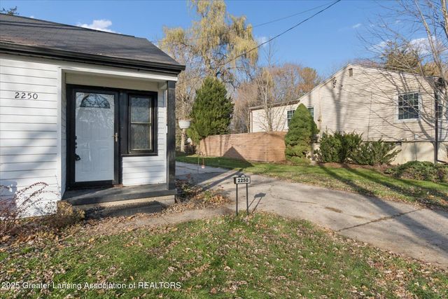 2250 Seminole Drive, Okemos, MI 48864