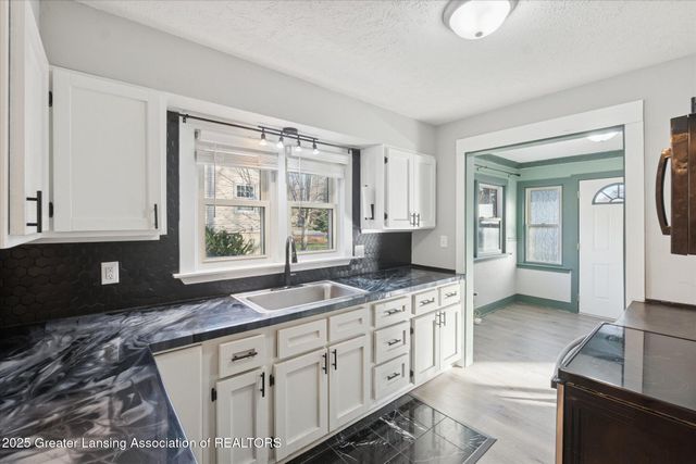 2250 Seminole Drive, Okemos, MI 48864