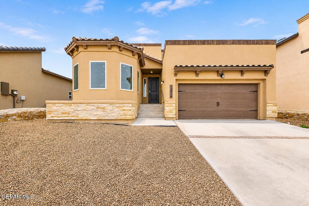 13648 GLEN VISTA Lane, Horizon City, TX 79928