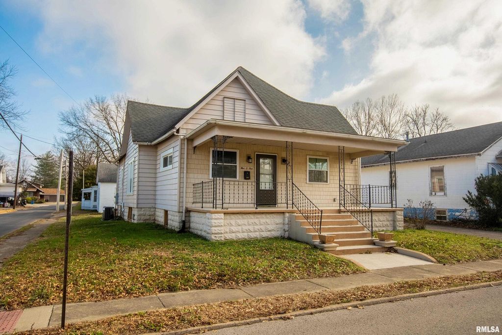 501 S BUCHANAN Street, Marion, IL 62959