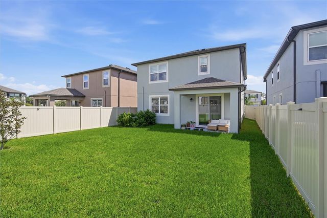 2633 SUNNY PEBBLE LOOP, Zephyrhills, FL 33540