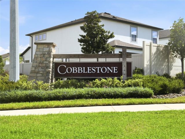 2633 SUNNY PEBBLE LOOP, Zephyrhills, FL 33540