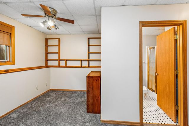 326 Warner Avenue N, Mahtomedi, MN 55115