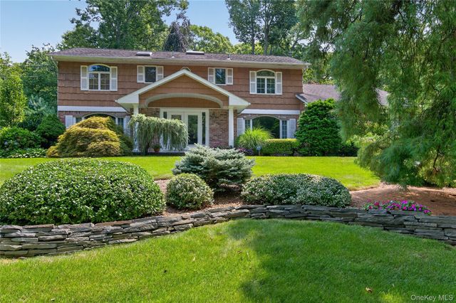 36 Arbor Lane, Dix Hills, NY 11746