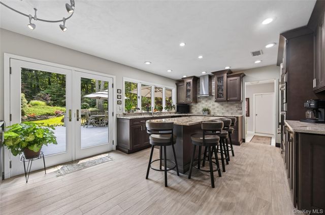36 Arbor Lane, Dix Hills, NY 11746