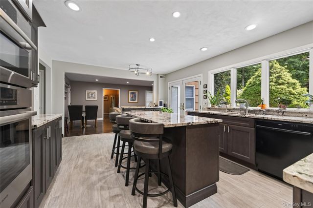 36 Arbor Lane, Dix Hills, NY 11746