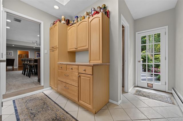 36 Arbor Lane, Dix Hills, NY 11746