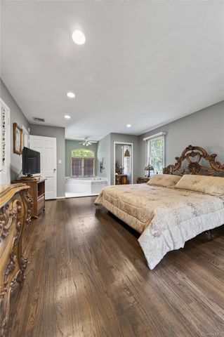 36 Arbor Lane, Dix Hills, NY 11746
