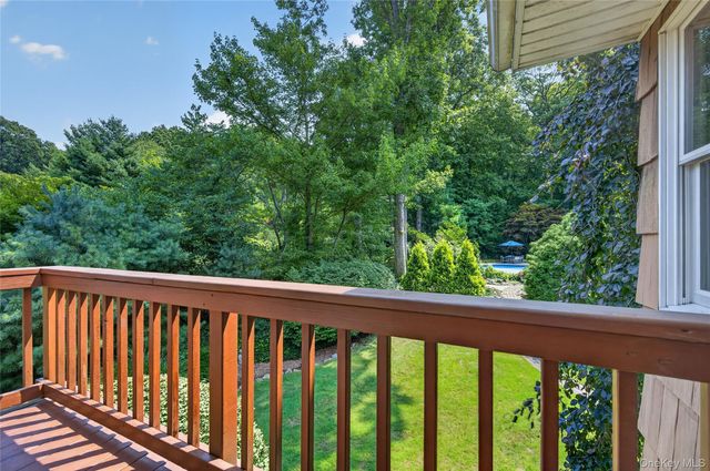 36 Arbor Lane, Dix Hills, NY 11746