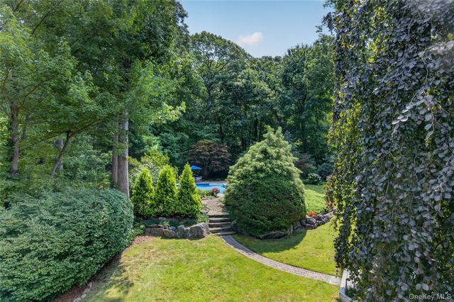 36 Arbor Lane, Dix Hills, NY 11746