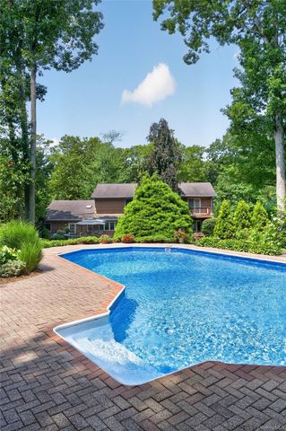 36 Arbor Lane, Dix Hills, NY 11746