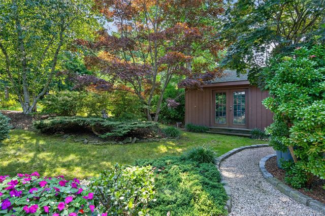 36 Arbor Lane, Dix Hills, NY 11746