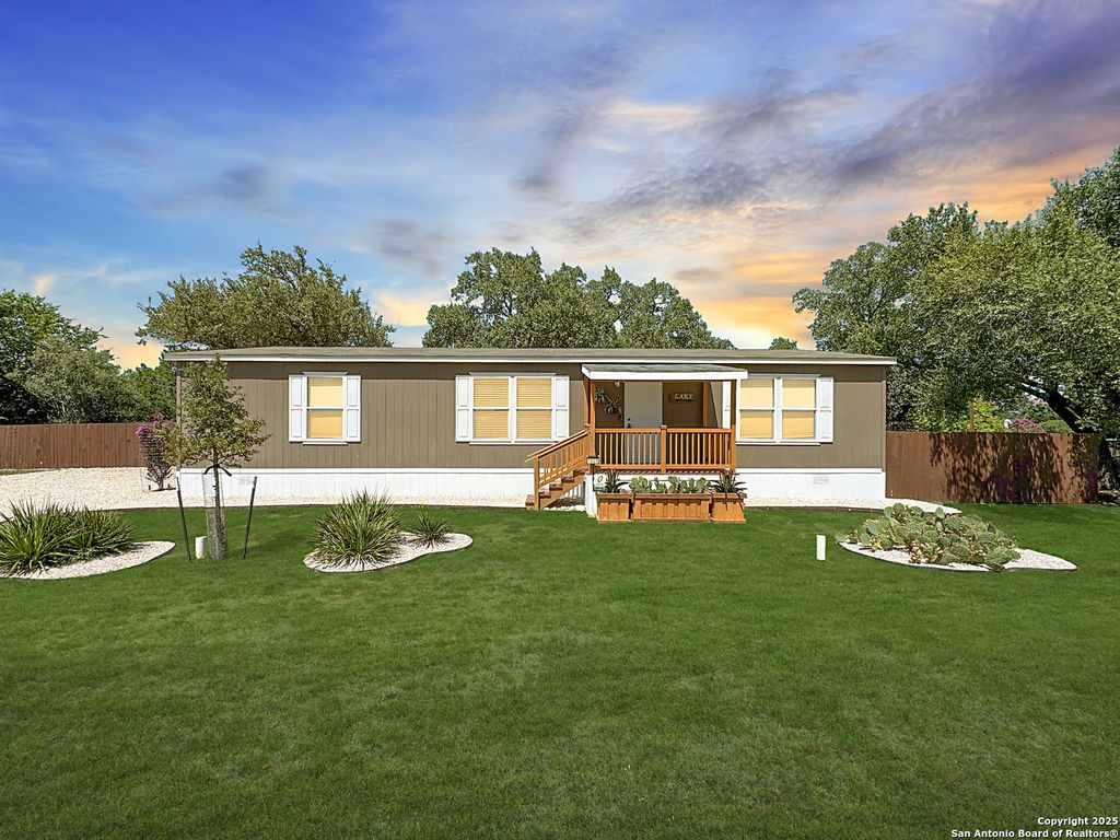 1509 Ridge Wind, Canyon Lake, TX 78133