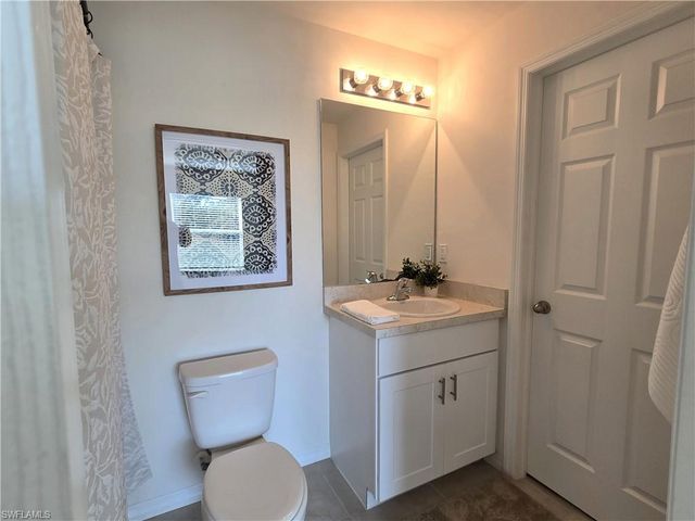 1814 NE 40th LN, Cape Coral, FL 33909