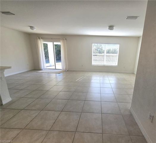 1814 NE 40th LN, Cape Coral, FL 33909