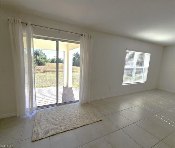 1814 NE 40th LN, Cape Coral, FL 33909